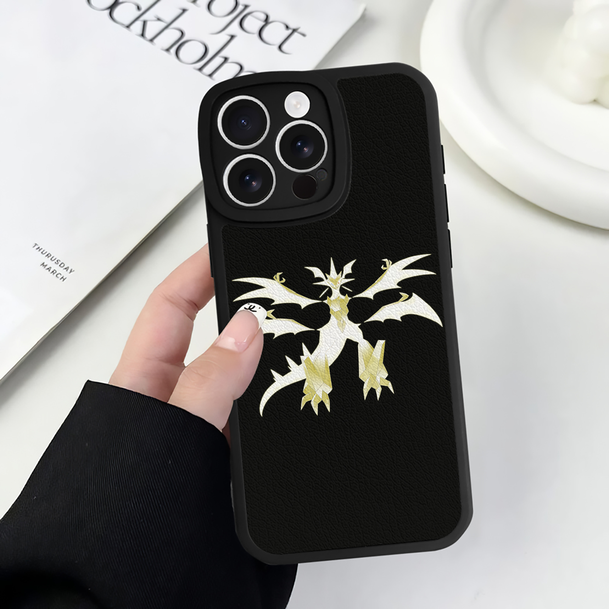 （画像用） ポケットモンスター Pokémon 【iPhone 16シリーズ対応】シリコンスマホケース（レザー調） 材質：シリコン